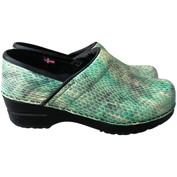 Sanita Professional Patent Leather Clogs EU 35 US 4 Iridescent Green Snake Print - Picture 3 of 15